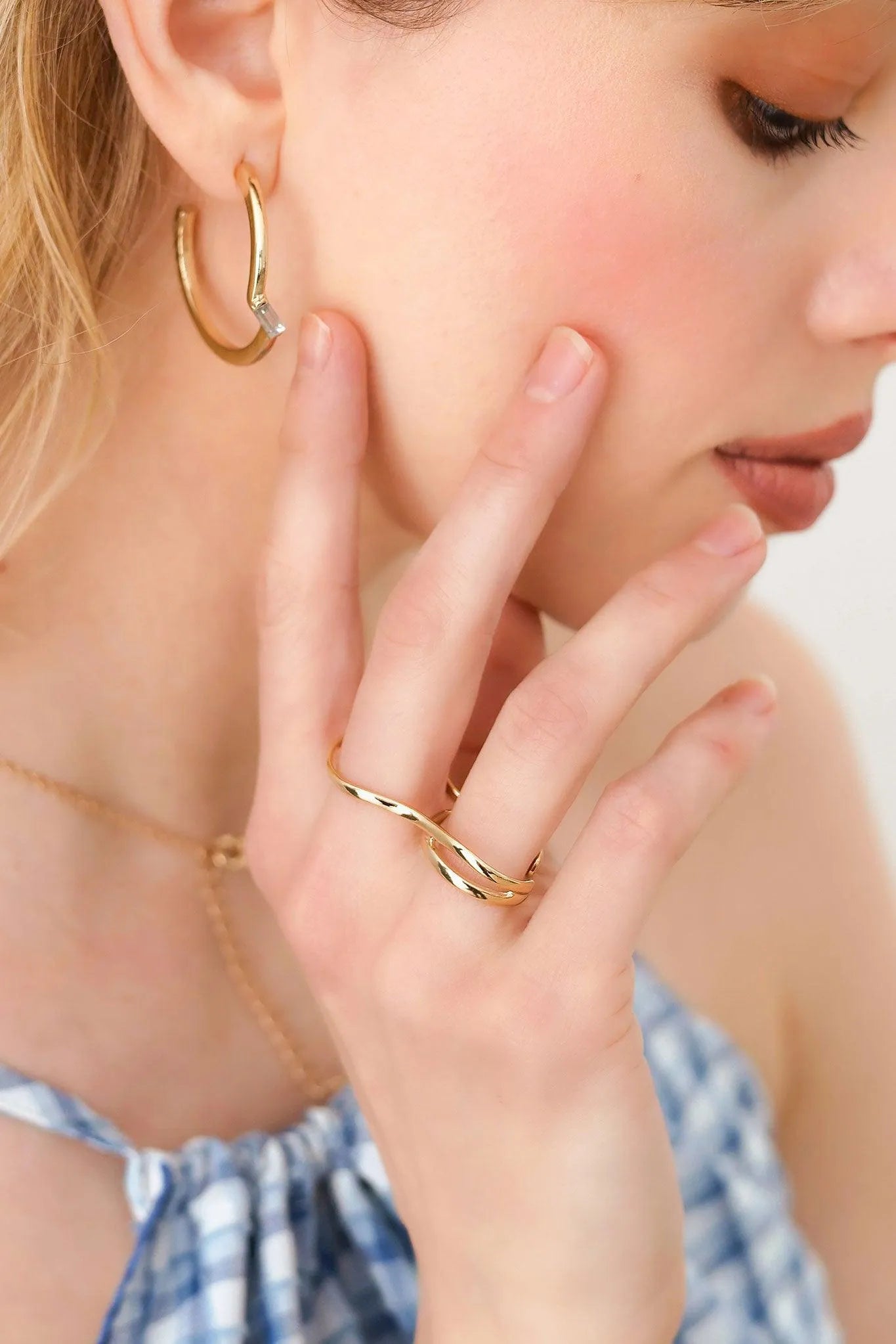 Wavy Double Finger Gold Ring