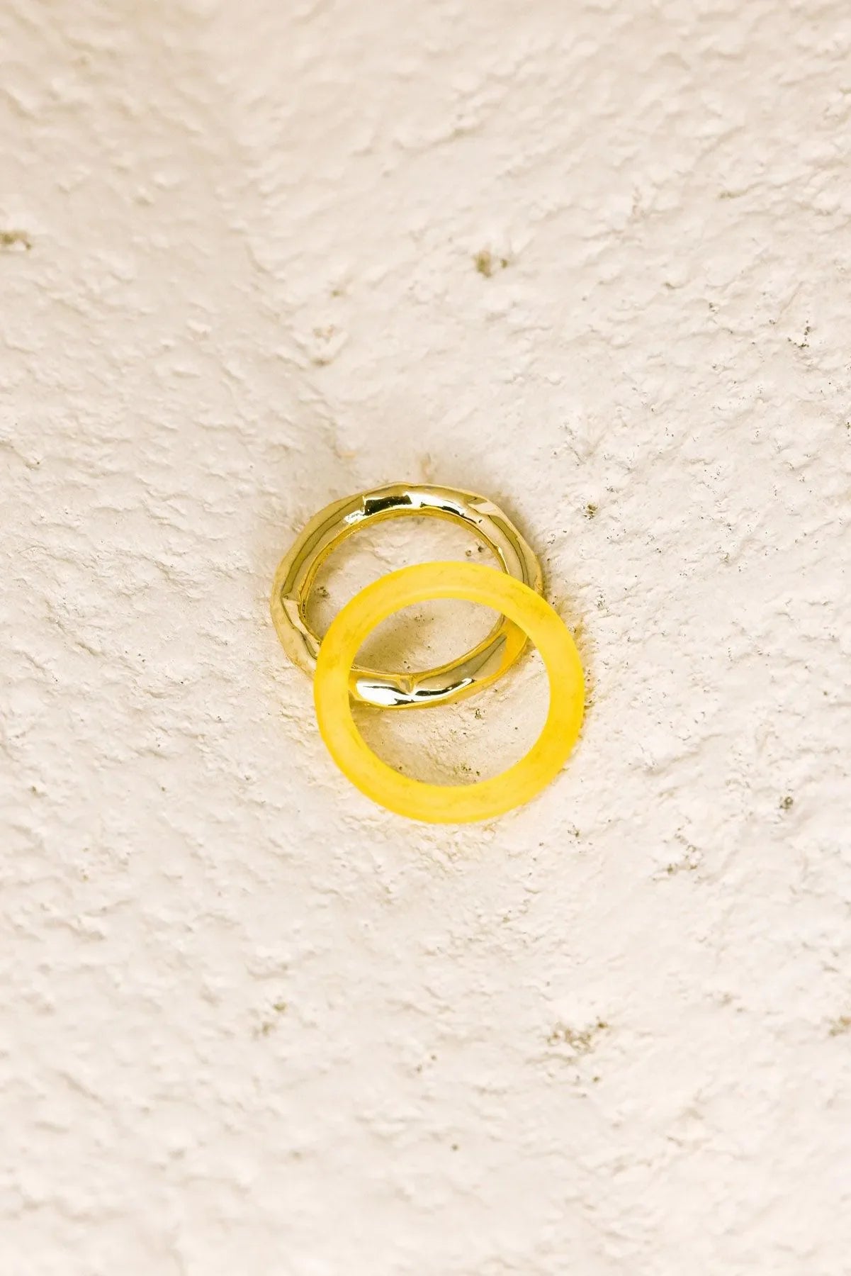 Vintage Style Metallic Acrylic Resin Ring Set